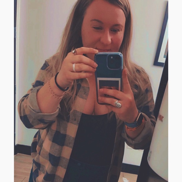 Meet your Posher, Emily - Picture 5 of 7